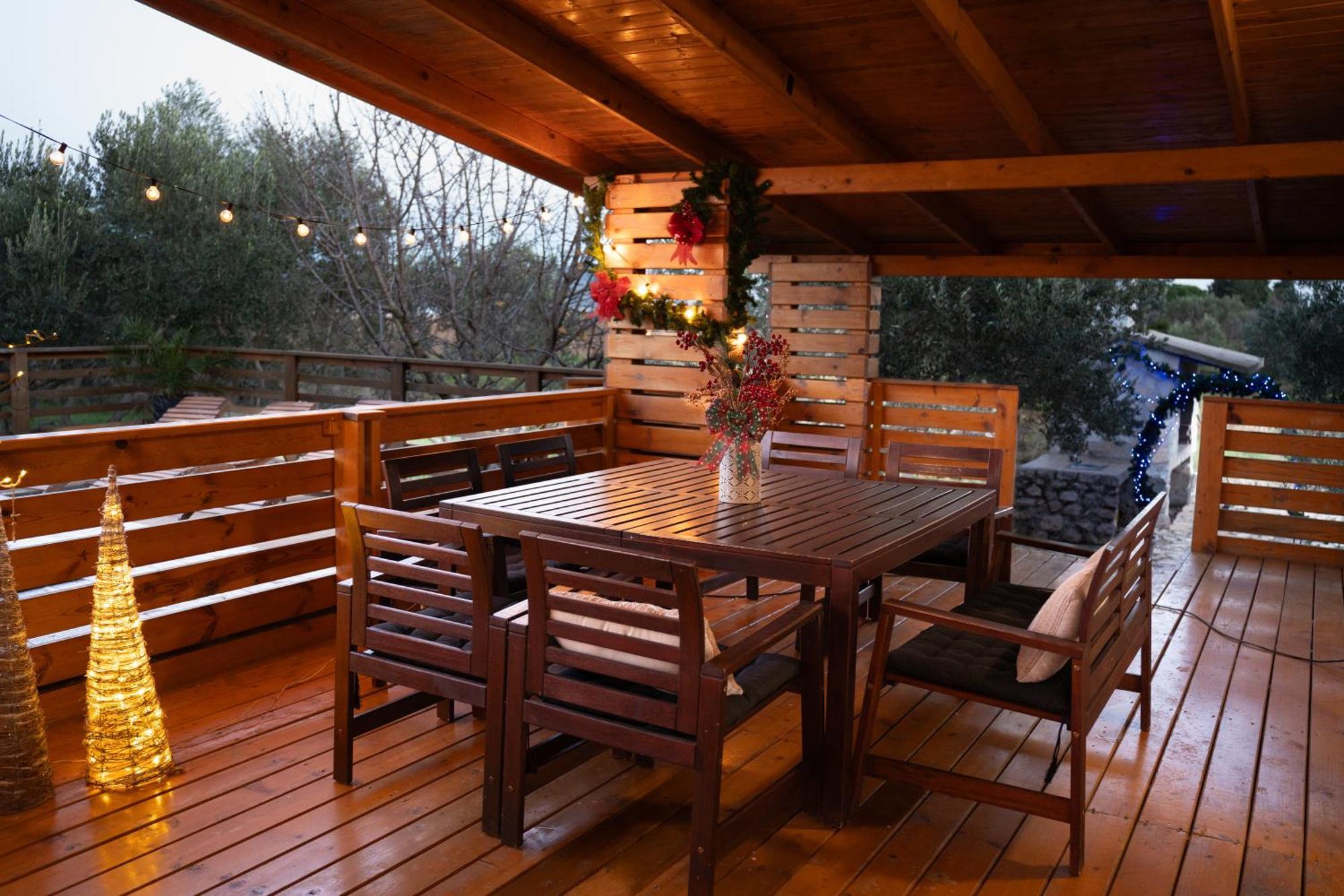 Yvana Villa *